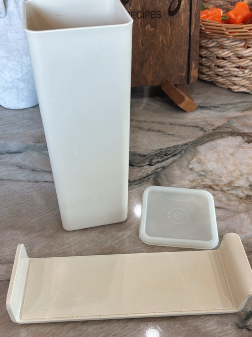 Vintage 1990’s Tupperware Block Cheese Cracker Keeper, Good Condition! Rare